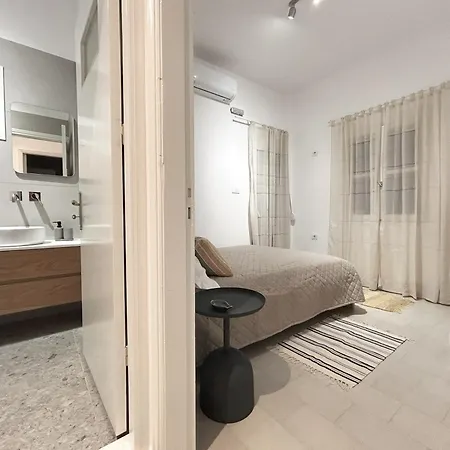 The Blue Eye Of Apartament *