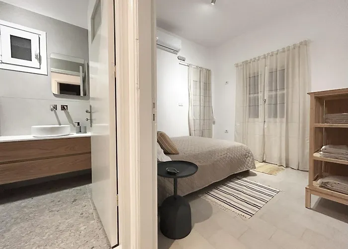 The Blue Eye Of شقة *